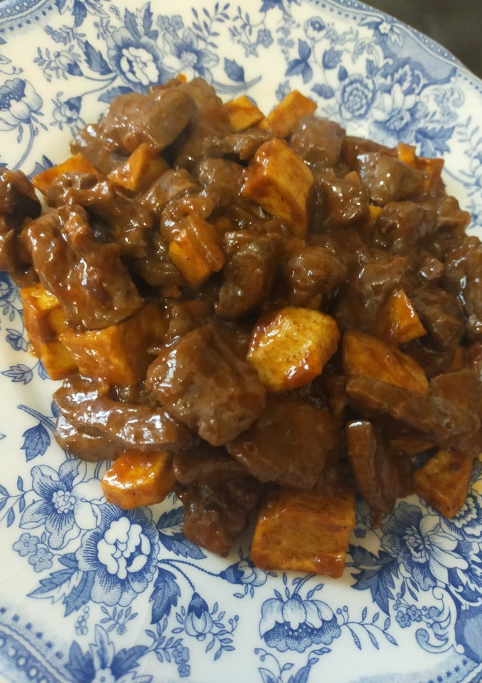 Una foto de Hígado de ternera estofado con patatas en dados