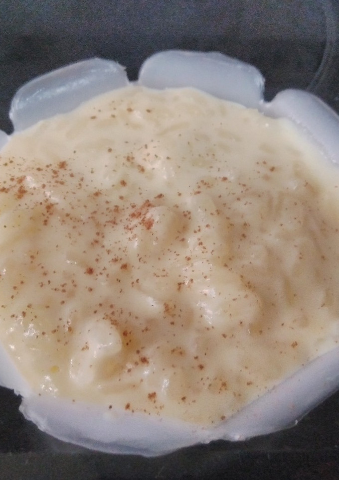 Una foto de Arroz con leche cremoso. Receta casera muy fácil