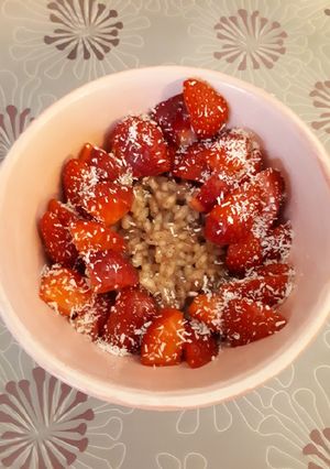 Une photo de Riz au lait de riz/coco et ses fraises