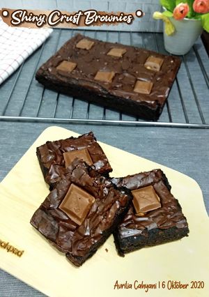 Foto resep Fudgy and Shiny Crust Brownies Panggang + Tips