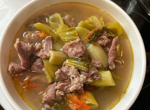 Hình của món Canh dưa thịt bò.