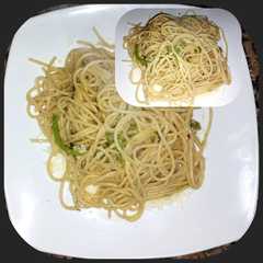 Una foto de Spaghetti con zucchini...🥒🍜🍜