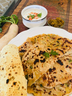मूली का पराठा (mooli ka paratha recipe in Hindi) रेसिपी मुख्य फोटो