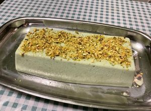 Une photo de Crème façon flan à la pistache