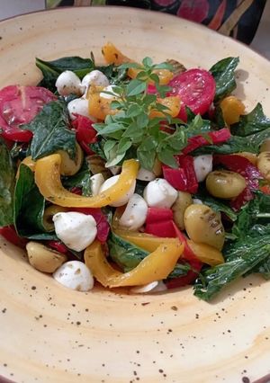 O poză a rețetei Salată colorată.