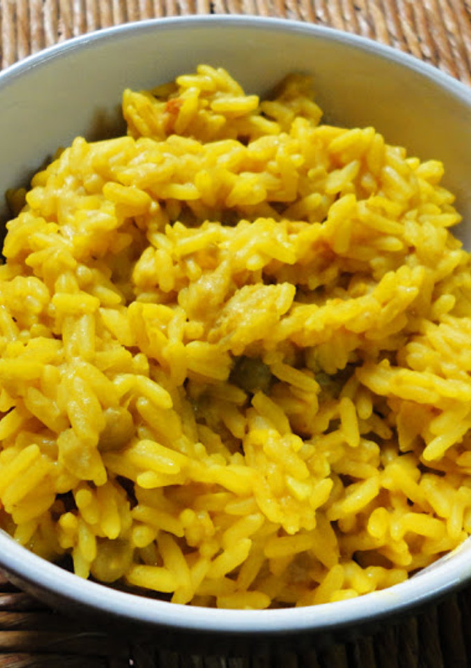 Una foto de Arroz con pollo al curry (VERSIÓN ECONÓMICA)