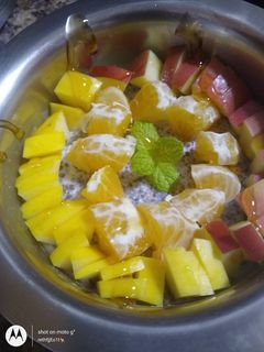 चिया सीड पुडीग (chia seeds puding Recipe in Marathi) रेसिपी चे मुख्य फोटो
