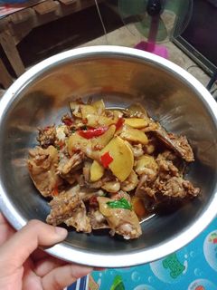 รูปของ ผัดกะเพราหน่อไม้โครงไก่
