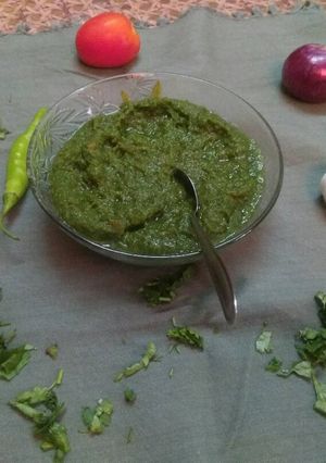 A picture of Dhania chutney.