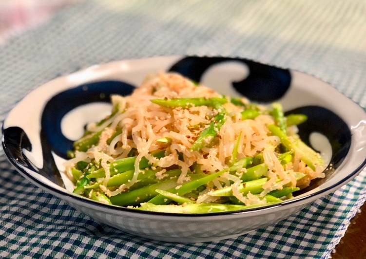 Mayo Asparagus with salty chili fish egg (Mentaiko)