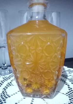 Una foto de Licor de coquitos Butiá