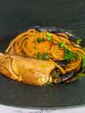 Spaghetti di Legumi al Granciporro e Vongole Veraci con Datterino Giallo