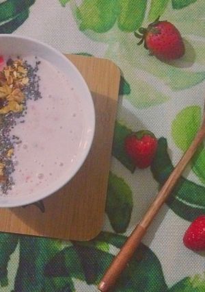 Hình của món Smoothie dâu tây chuối sữa chua.