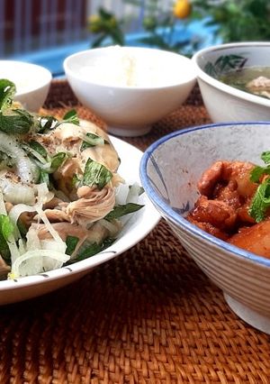 Hình của món Mâm cơm của mẹ đơn giản mà hấp dẫn.