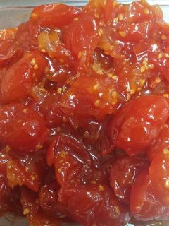 A picture of Tomato Basil Jam.