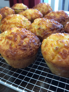 Φωτογραφία της συνταγής Muffins με σκόρδο και τυρί