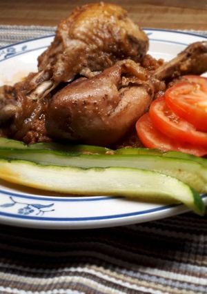 A picture of Garlic drumsticks and G sauce.