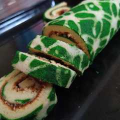 Bolu gulung batik panggang hemat telur রেসিপির প্রধান ছবি