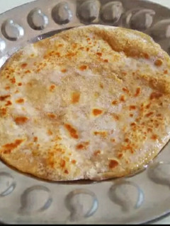મીઠી રોટલી (Sweet Rotli Recipe In Gujarati) રેસીપી મુખ્ય ફોટો