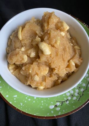 શીરો (Shiro Recipe In Gujarati) રેસીપી મુખ્ય ફોટો