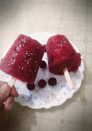 عکسی از دستور بستنی یخی آلبالو