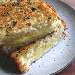 A picture of Garlic Butter & Cheese Toastie.