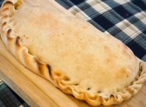 Una foto de Calzone con Pepperoni
