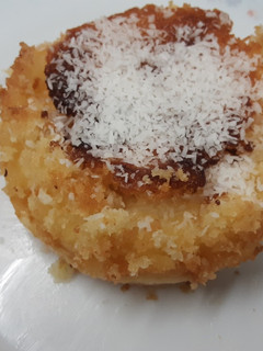 Una foto de Pastel de limón y coco sin azúcar