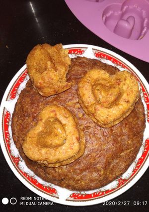 A picture of Carrot and Apple cake.