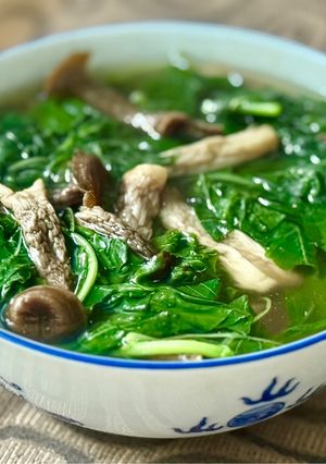 Hình của món 🌱 Canh Rau Dền Nấu Nấm Lộc Nhung Khô.