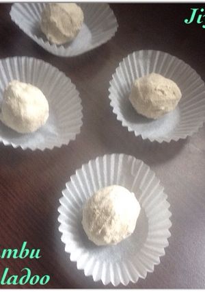 A picture of Kambu ladoo/ Bajra ladoo.