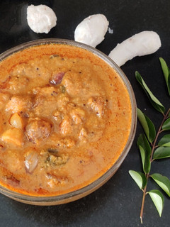 சேப்பங்கிழங்கு புளிக்குழம்பு (Seppankizhangu pulikkulambu recipe in tamil) செய்முறை முக்கிய புகைப்படம்