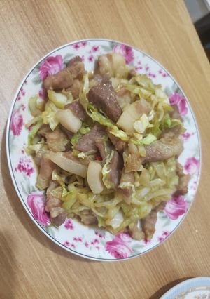 豬肉悶高麗菜 的食譜成品照片