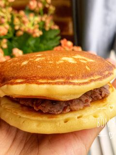 Hình của món Dorayaki - Bánh Rán Doraemon cho bé.