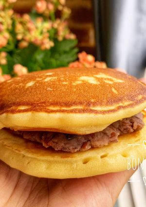 Hình của món Dorayaki - Bánh Rán Doraemon cho bé.
