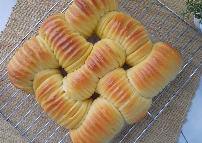 Wool Roll Bread