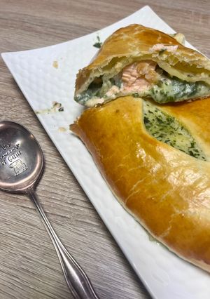 Une photo de Feuilleté saumon béchamel aux épinards