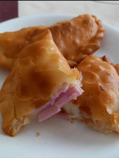 Una foto de Empanadillas de jamón y queso