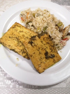 Una foto de 307. Tofu marinado al curry y eneldo