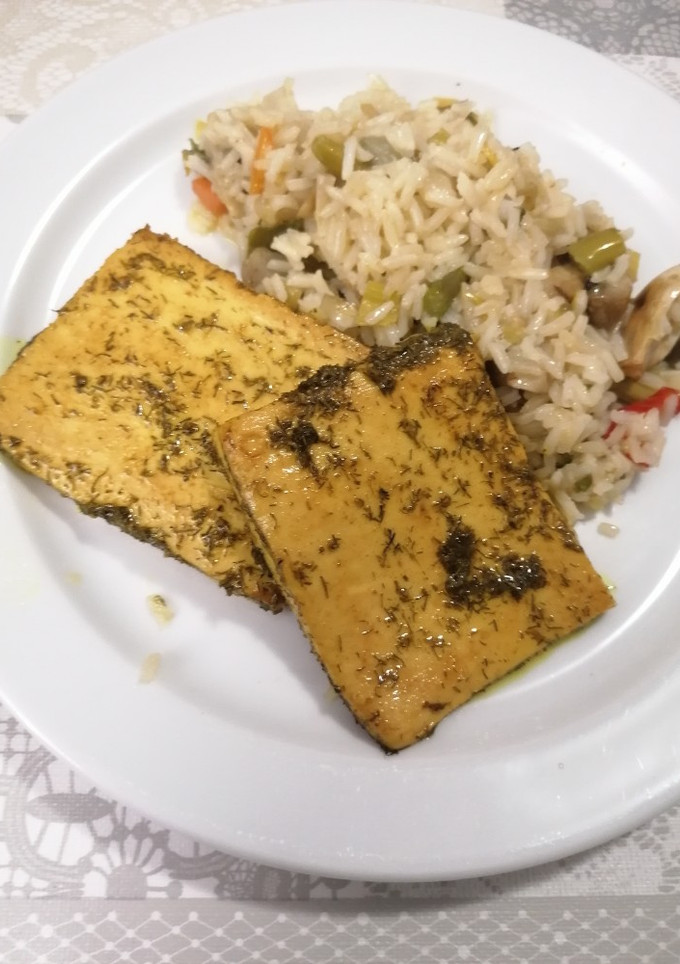 Una foto de 307. Tofu marinado al curry y eneldo