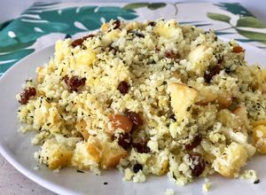 Una foto de Colirroz al curry con manzana y pasas