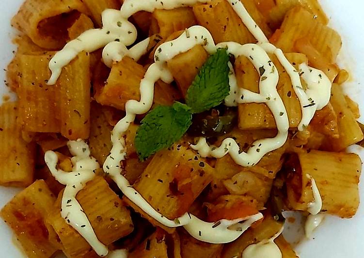 Recipe of Any-night-of-the-week Schezwan pasta(indian street style)