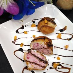 A picture of Beetroot paneer ice-cream pakora.