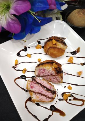 A picture of Beetroot paneer ice-cream pakora.