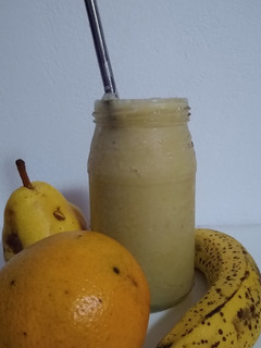 Una foto de Licuado 🍊🍐🍌