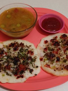 ઓનીયન ટોમેટો ઉત્તપમ (Onion Tomato Uttpam Recipe In Gujarati) રેસીપી મુખ્ય ફોટો