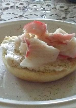 A picture of Crab delicious Bagels.
