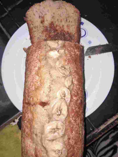 Una foto de Budín de banana con sorpresa de dulce de leche🥧🍌