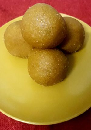 A picture of Besan laddu.