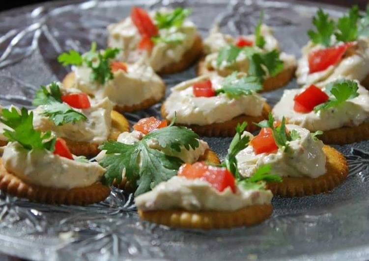 Monaco biscuit with a yoghurt cheesy topping